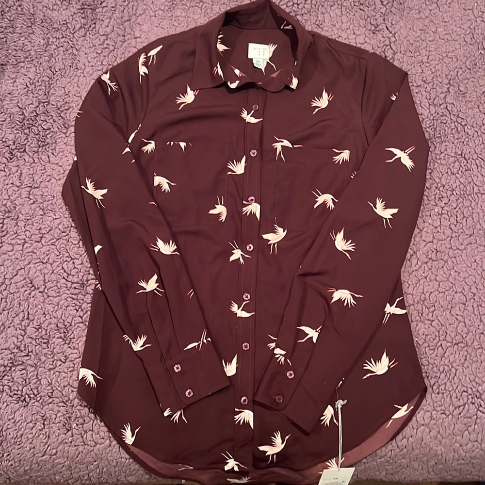 NWT Berry Stork Print Silky Button Top